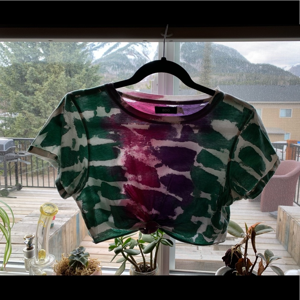 Urban outfitters cropped front tie top size small